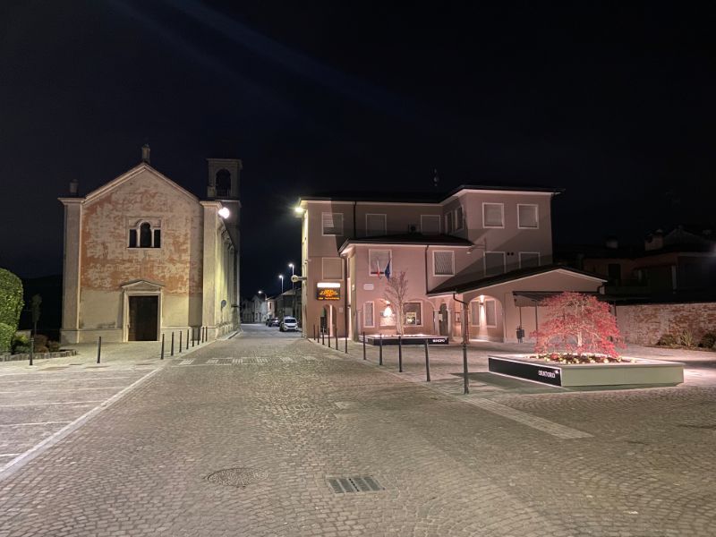 piazza-marcora-2025-notturno