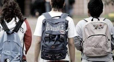 studenti-vanno-a-scuola studenti-vanno-a-scuola